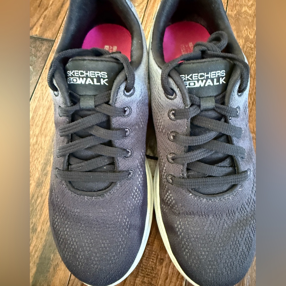 Skechers Go Walk 5 Alive Black Hot Pink Womens Casual Sneakers 15929 Size 6.5 - Picture 2 of 9